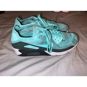 Nike Air Max 90 Flynit